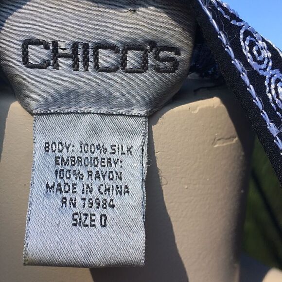 CHICOS SILK embroidered V neck Tunic black white sheer long sleeve Size 0 or Med - Picture 7 of 7